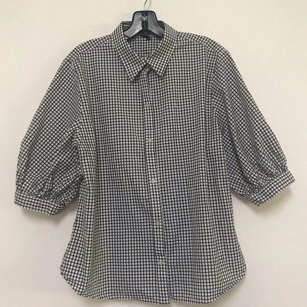 Ralph Lauren Puffy Sleeve Button Shirt.Reposhing the blouse was too big for me.
